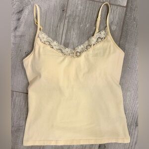 No Boundaries Women's Butter Yellow Lace Trim Tank Top
